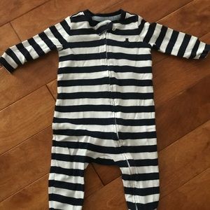 Baby gap 3-6 months once